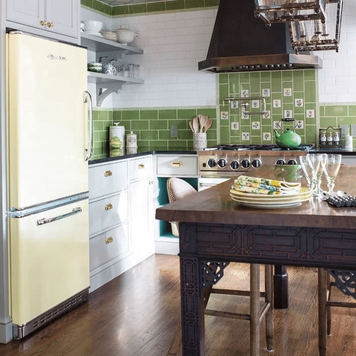 Vintage-Inspired Backsplashes for Retro Kitchens