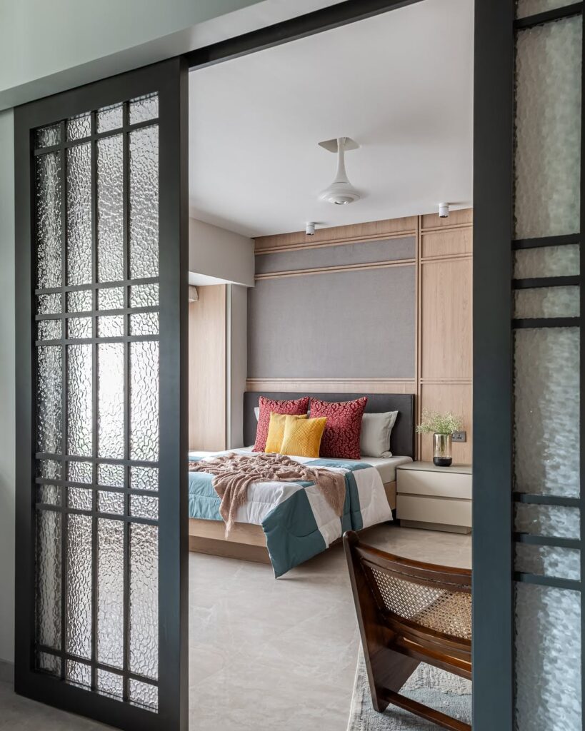 Warm Glass Panels in a Japandi Bedroom